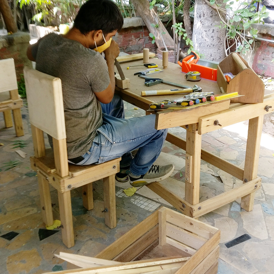 Mustanda Heavy Duty Workbench with Chair